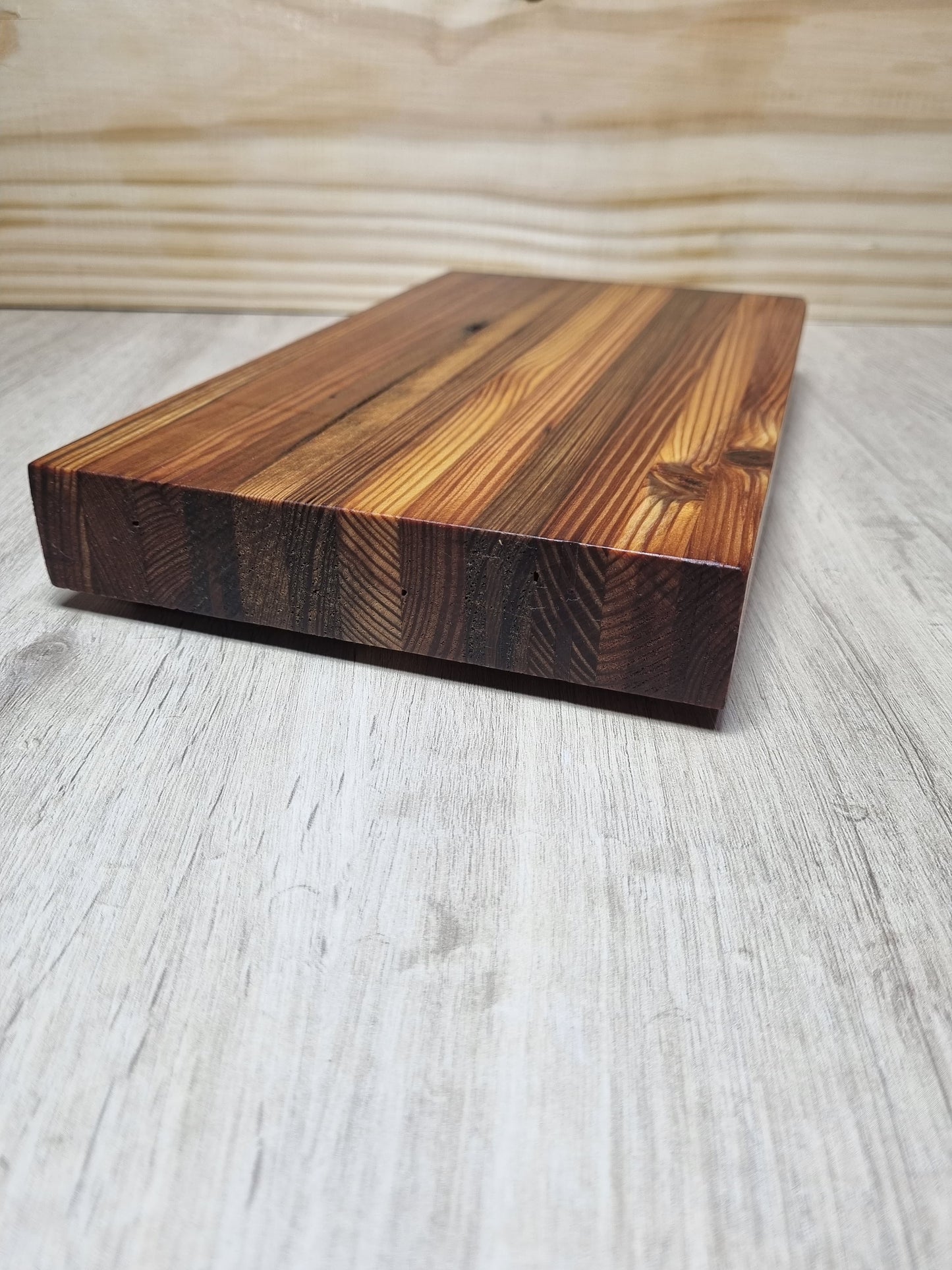Tabla de Pinotea Vintage Premium – Madera Extinta y Exclusiva