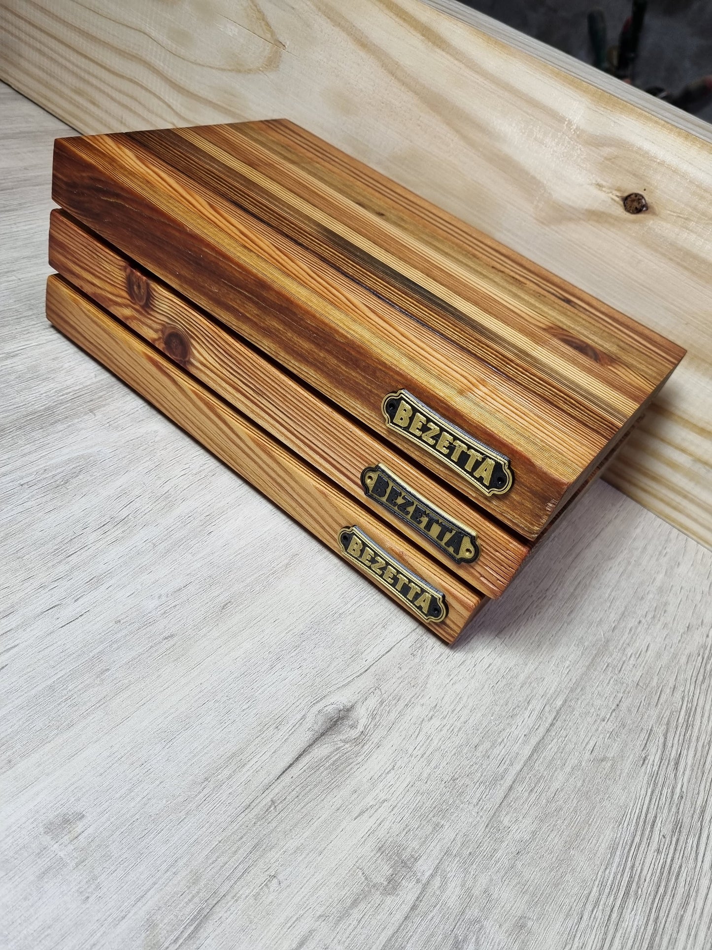 Tabla de Pinotea Vintage Premium – Madera Extinta y Exclusiva